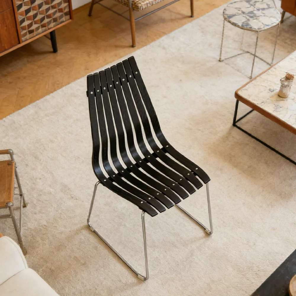 LIVARA Vintage Dining Chair - Curved Wooden Slat Seat with Metal Frame, Ergonomic Backrest, Stackable Design, Seat Height 44cm - Black - Image 4